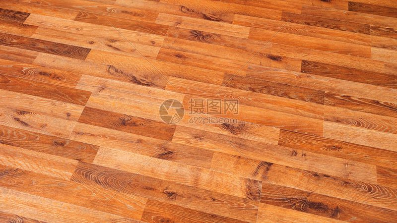石塑地板加盟，启动资金多少为宜？揭秘加盟成本关键因素**